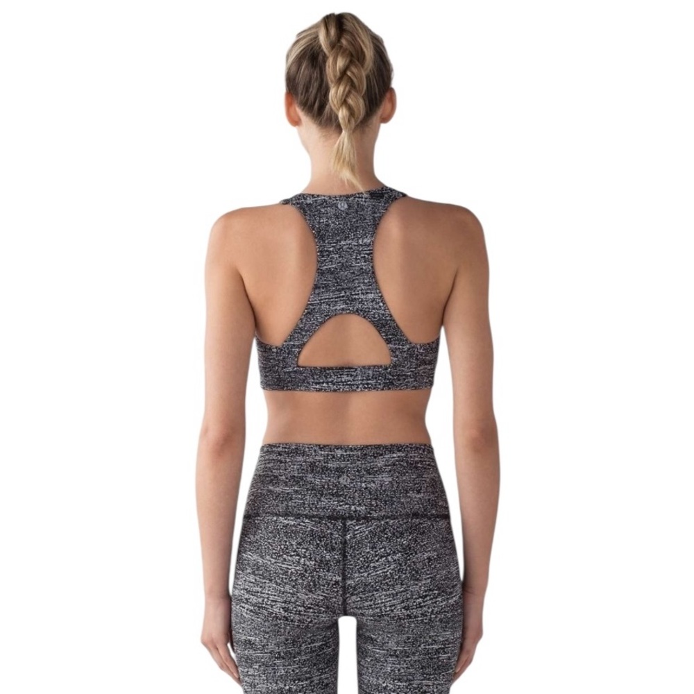Lululemon Pace Perfect Bra
Air Time White Black Size 6